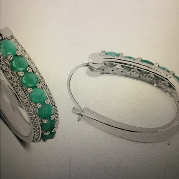 Gorgeous white gold rhodium over sterling silver emerald designer earrings - Picture 2 of 4